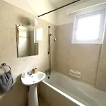 Appartement Spacious 3apt Combo, Fast Wifi, 5min Walk To Larnaca