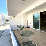 Spacious 3apt Combo, Fast Wifi, 5min Walk To Appartement Larnaca