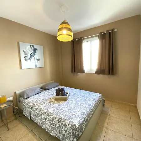 Spacious 3apt Combo, Fast Wifi, 5min Walk To Λάρνακα