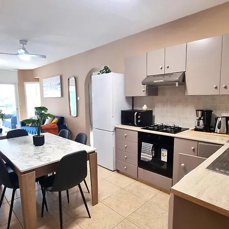 Spacious 3apt Combo, Fast Wifi, 5min Walk To Διαμέρισμα
