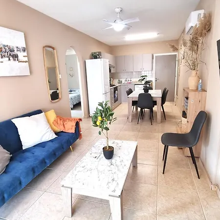 Spacious 3apt Combo, Fast Wifi, 5min Walk To Λάρνακα