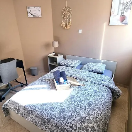 Spacious 3apt Combo, Fast Wifi, 5min Walk To Larnaca