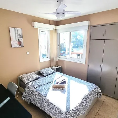 Spacious 3apt Combo, Fast Wifi, 5min Walk To