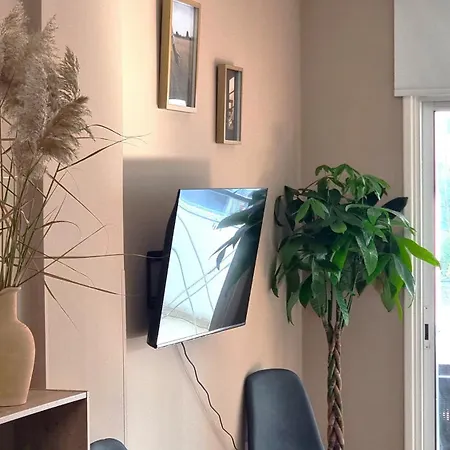 Apartment Spacious 3apt Combo, Fast Wifi, 5min Walk To *