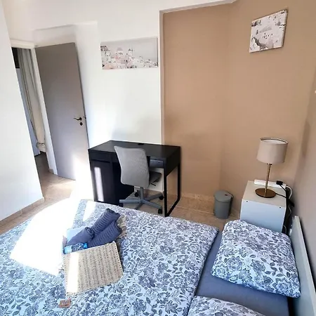Lejlighed Spacious 3apt Combo, Fast Wifi, 5min Walk To Larnaca