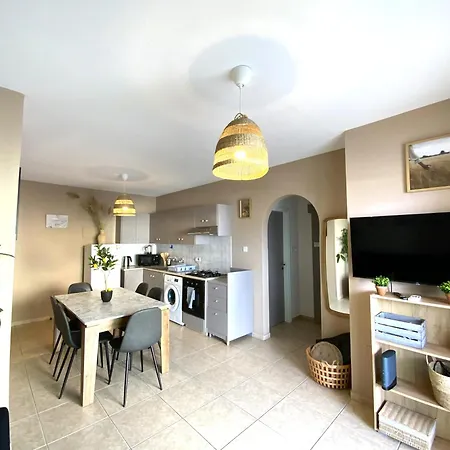 Lejlighed Spacious 3apt Combo, Fast Wifi, 5min Walk To Larnaca