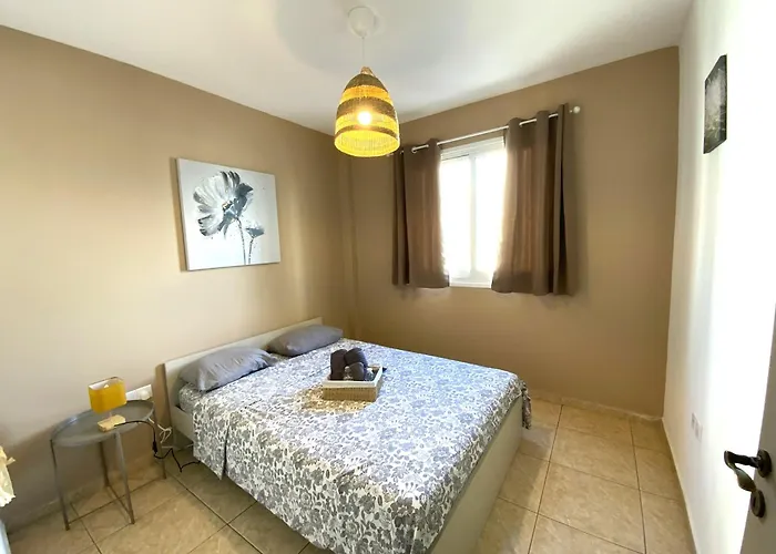 Spacious 3apt Combo, Fast Wifi, 5min Walk To Lárnaca