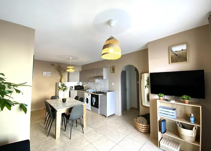 Apartamento Spacious 3apt Combo, Fast Wifi, 5min Walk To Lárnaca