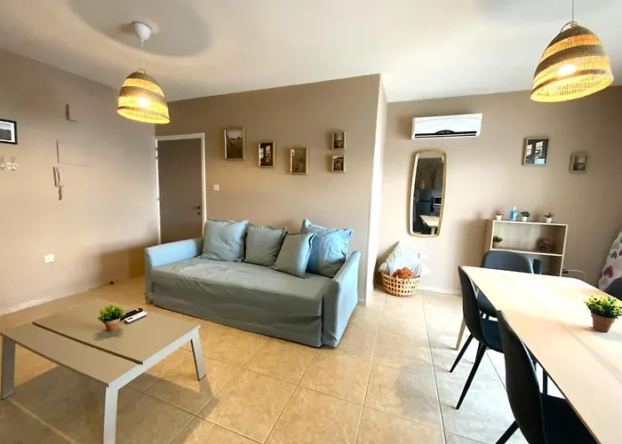 Spacious 3apt Combo, Fast Wifi, 5min Walk To Lárnaca
