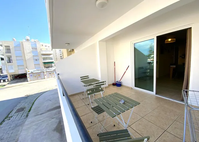 Spacious 3apt Combo, Fast Wifi, 5min Walk To Apartamento Lárnaca